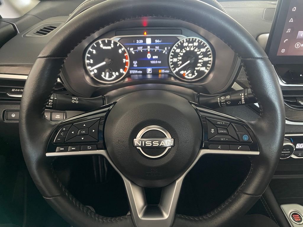Used 2023 Red Nissan 2.5 SL image 17