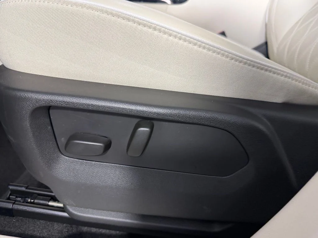 Certified Used 2023 Black Buick Avenir image 20