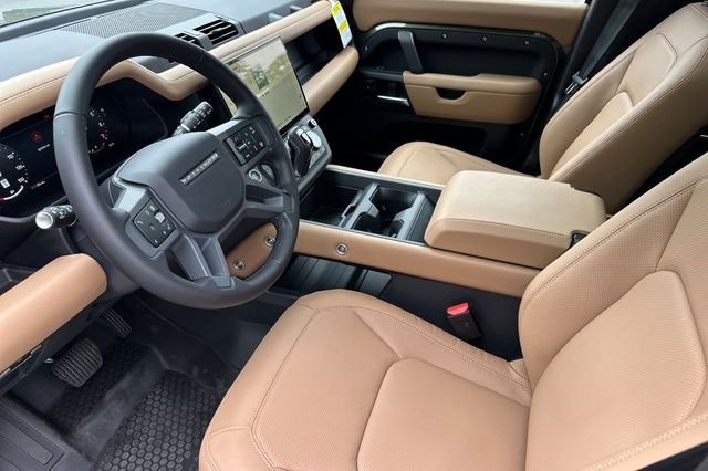 New 2026 Woolstone Green Land Rover X-Dynamic SE image 9