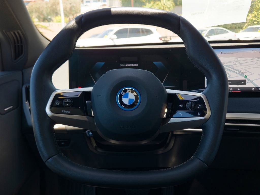 Used 2024 Dark Graphite Metallic BMW xDrive50 image 17