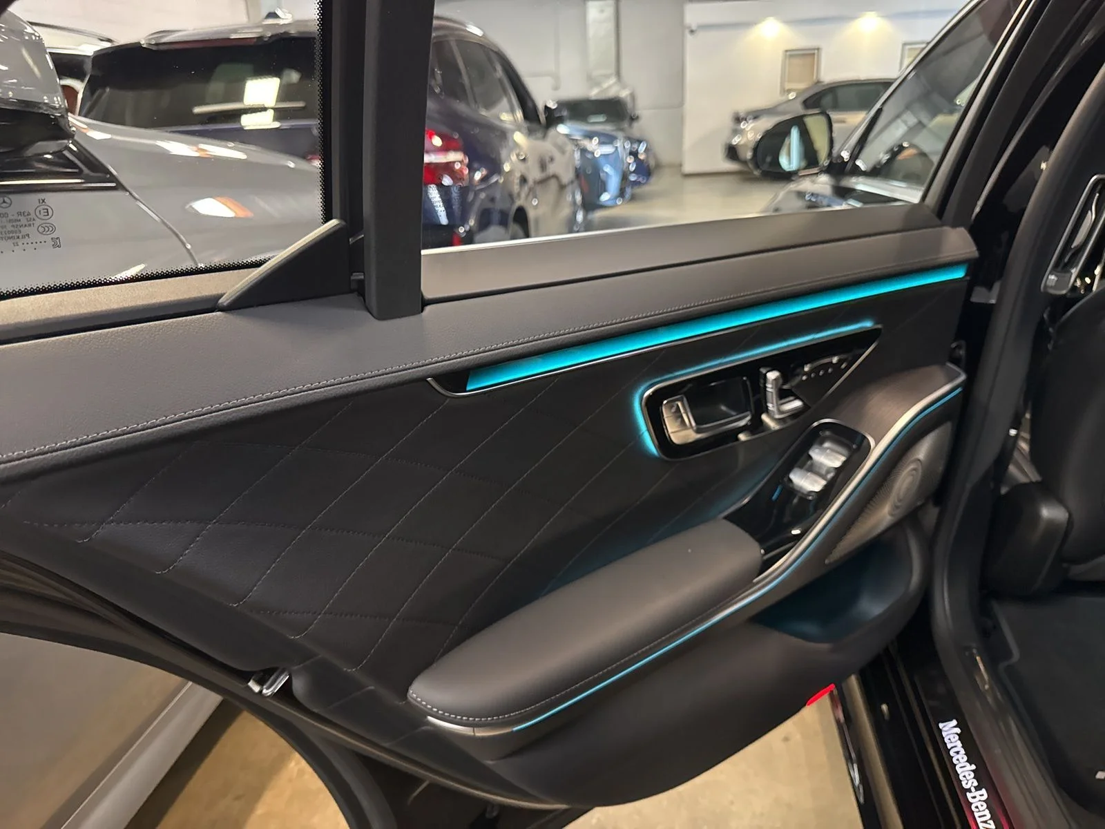 Used 2022 Black Mercedes-Benz S 580 image 15