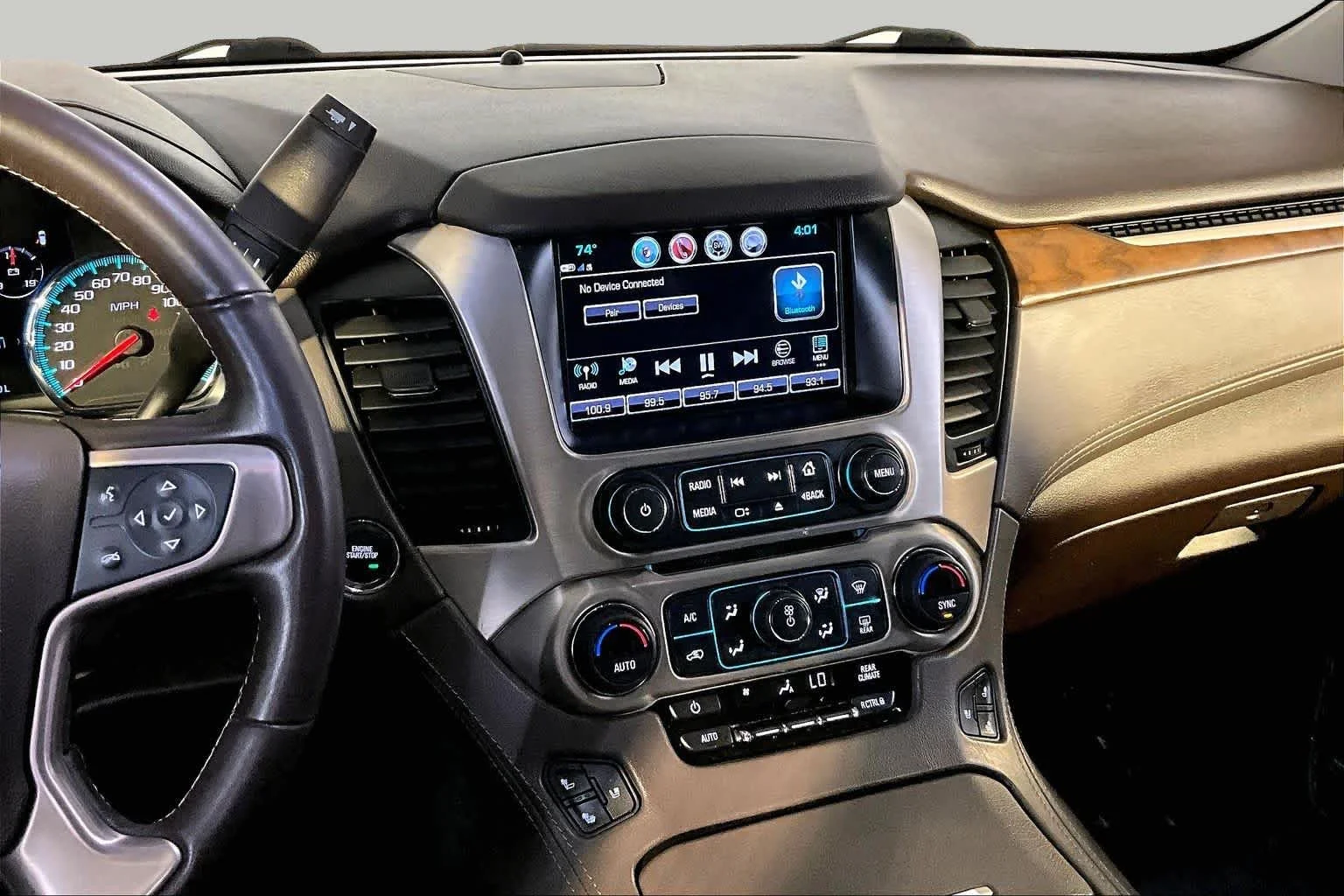 Used 2020 Dark Sapphire Blue Metallic GMC Denali image 7