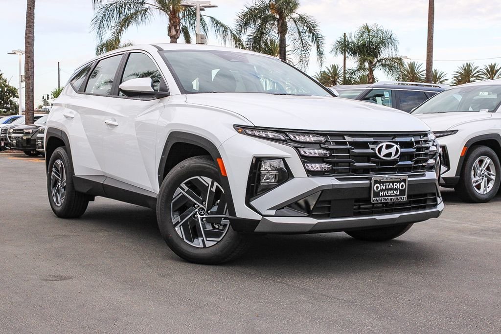 New 2026 White Hyundai Blue SE image 2