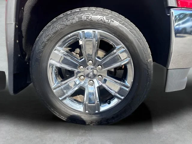 Used 2018 Red GMC SLT image 30