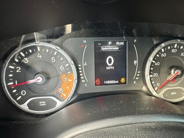 Used 2015 Silver Jeep Latitude image 7