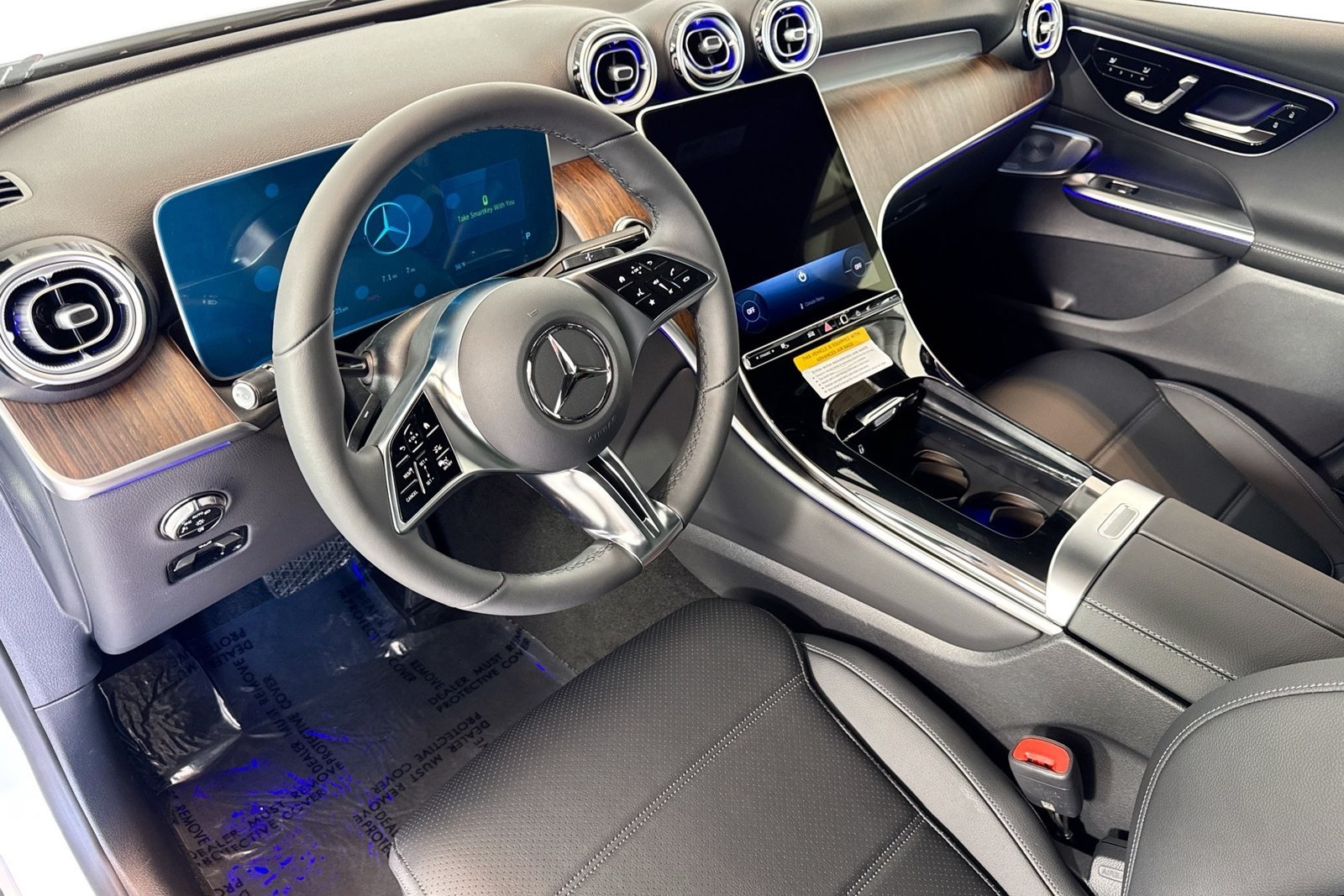 New 2026 Polar White Mercedes-Benz GLC 300 image 9