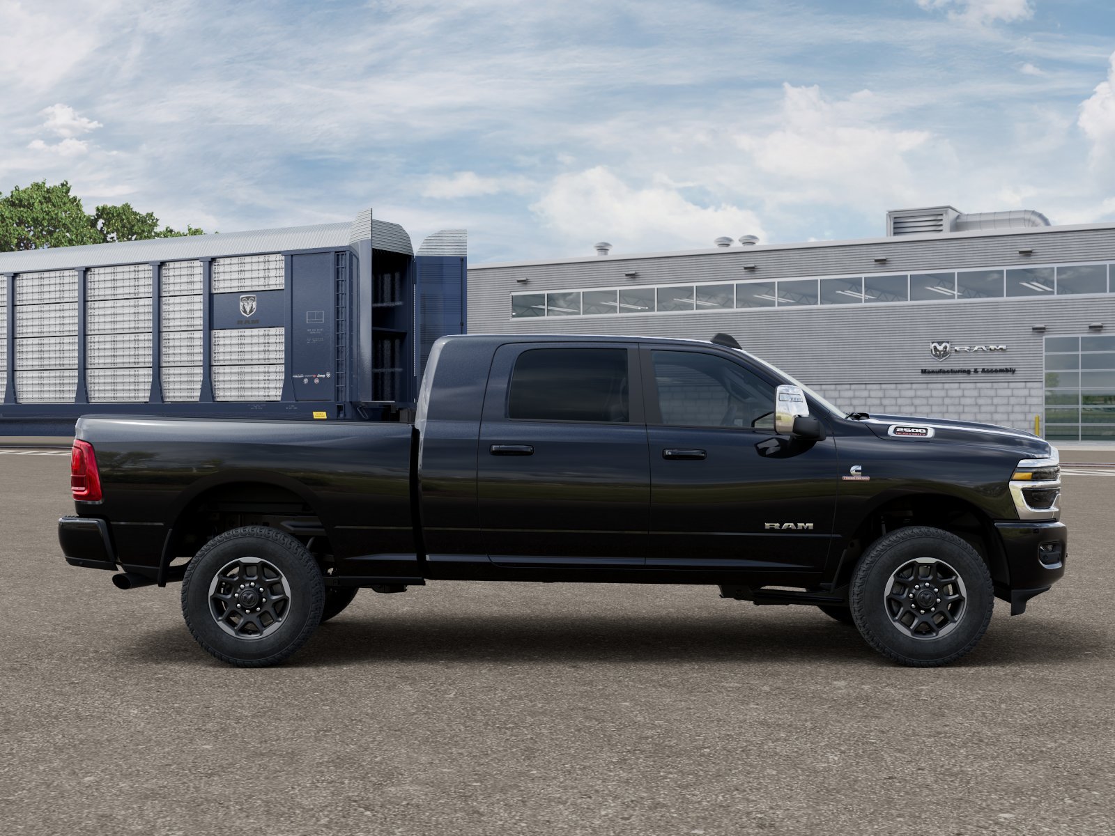 New 2026 Diamond Black Crystal Pearl-Coat Exterior Paint RAM LARAMIE image 12