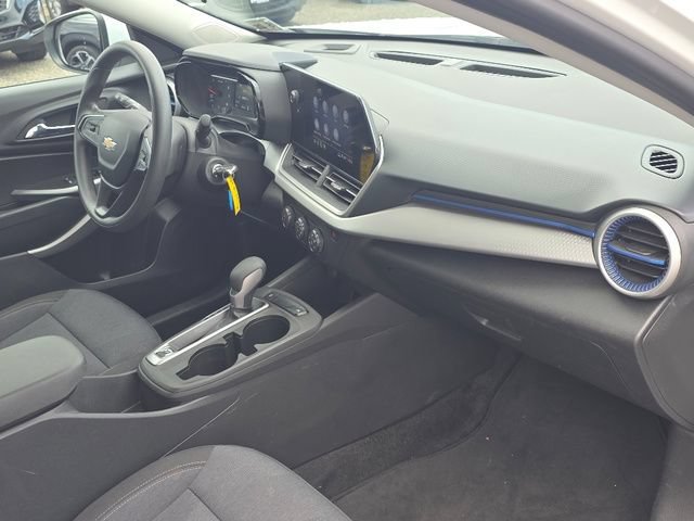 Used 2024 Summit White Chevrolet LS image 21