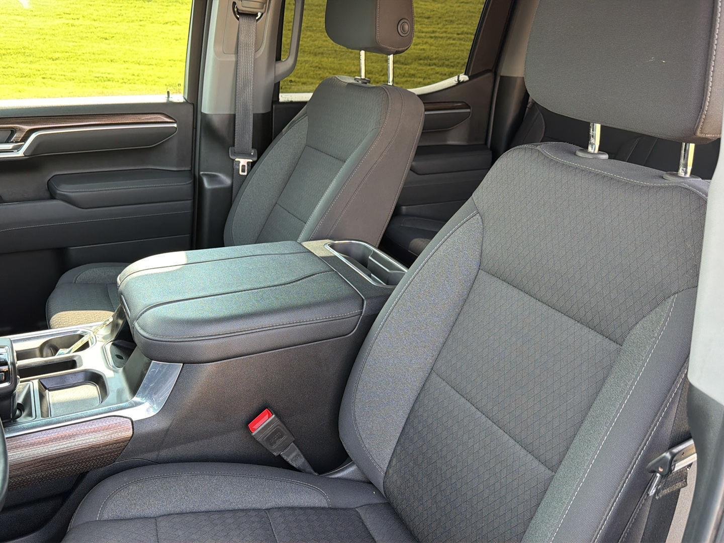 Used 2025 Summit White Chevrolet LT image 29