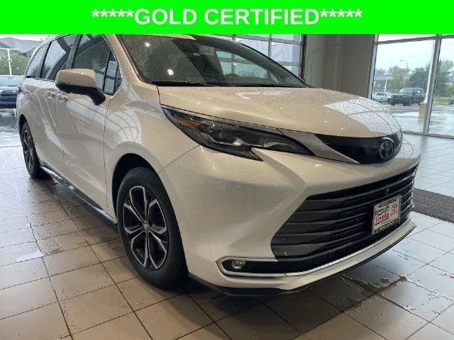 2025 Toyota Sienna Platinum - Photo 10