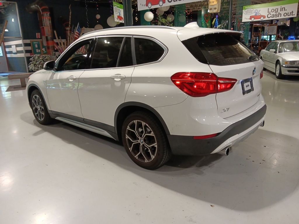 Used 2021 White BMW xDrive28i image 8