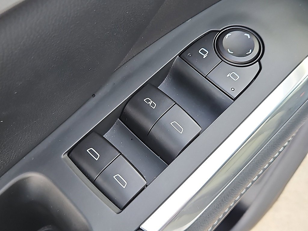 Used 2026 Summit White Chevrolet LT image 19