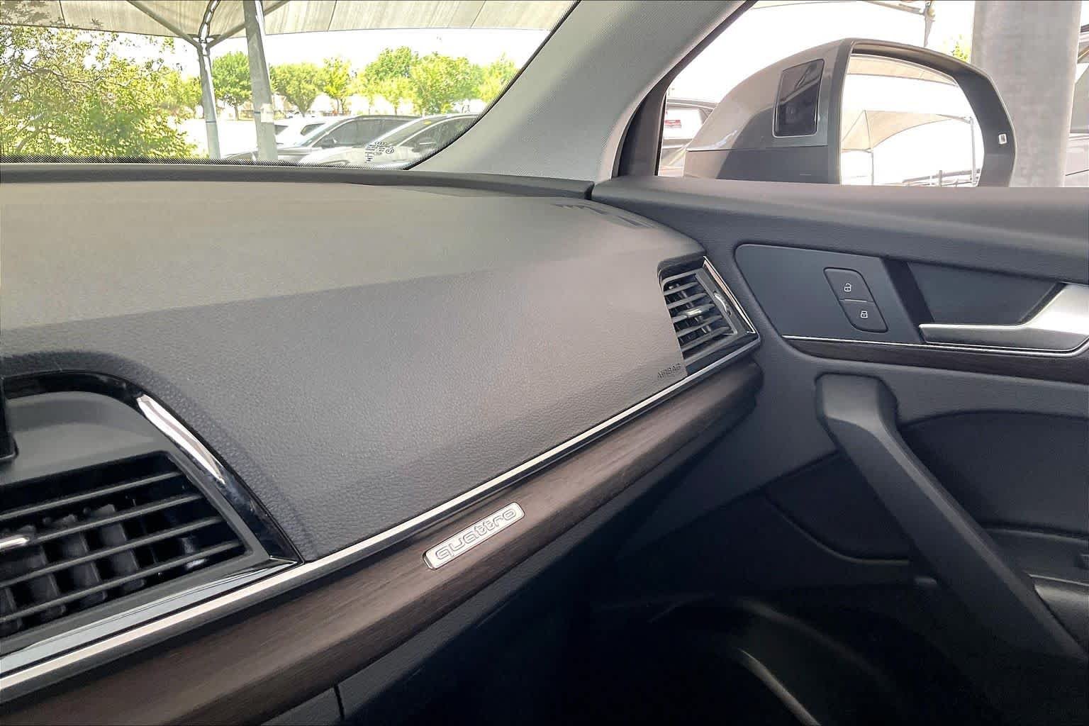 Used 2024 Daytona Gray Pearl Effect Audi S line Premium image 31