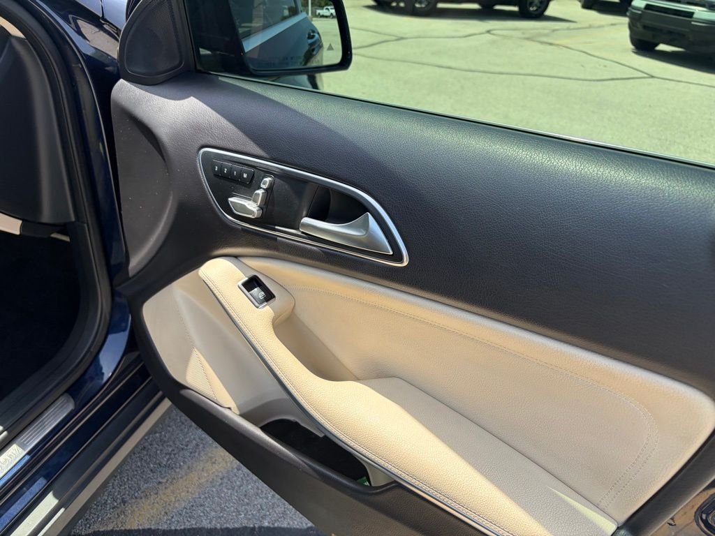 Used 2018 Lunar Blue Metallic Mercedes-Benz GLA 250 image 30