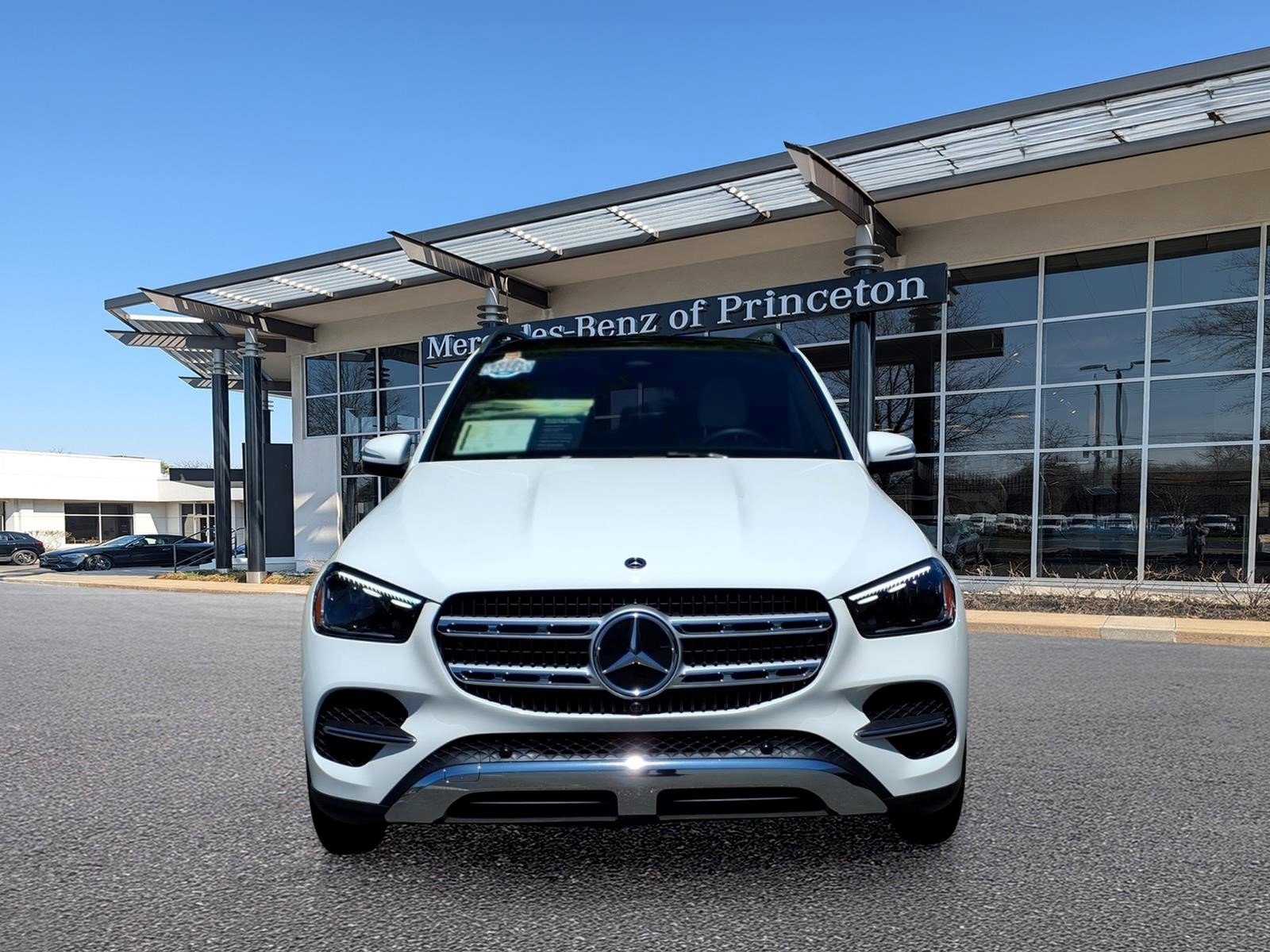 Certified Used 2025 Polar White Mercedes-Benz GLE 450 4MATIC® SUV image 8