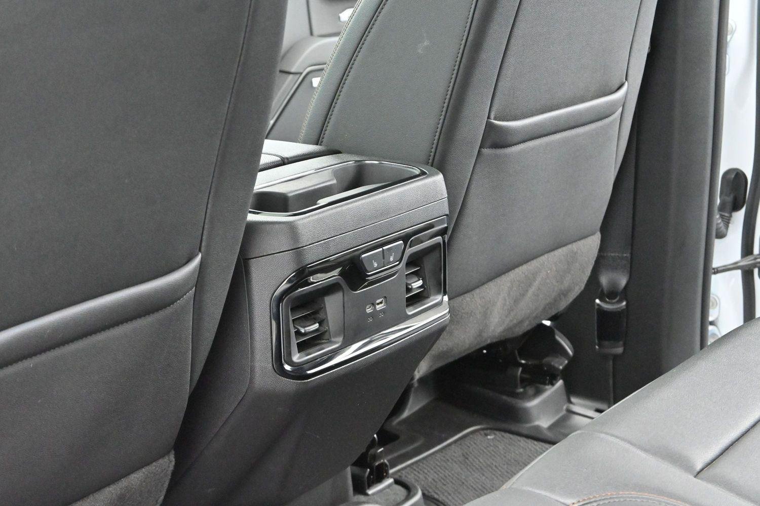 Used 2025 Summit White GMC AT4 image 30
