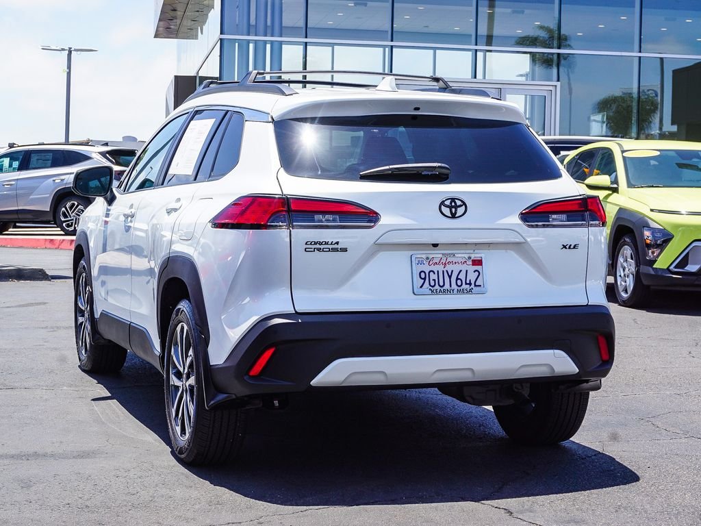 Used 2023 Beige Toyota XLE image 5