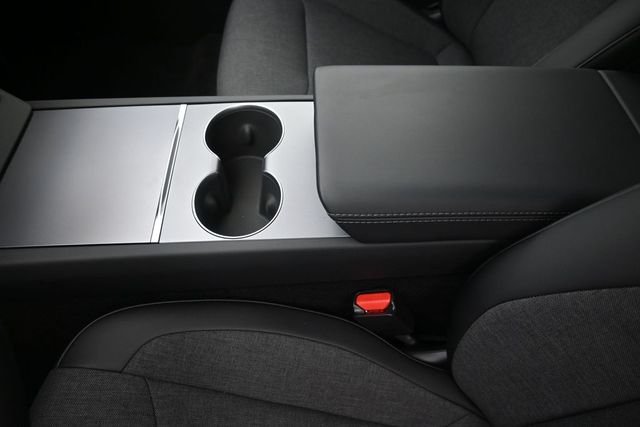 Used 2025  Tesla Standard image 18