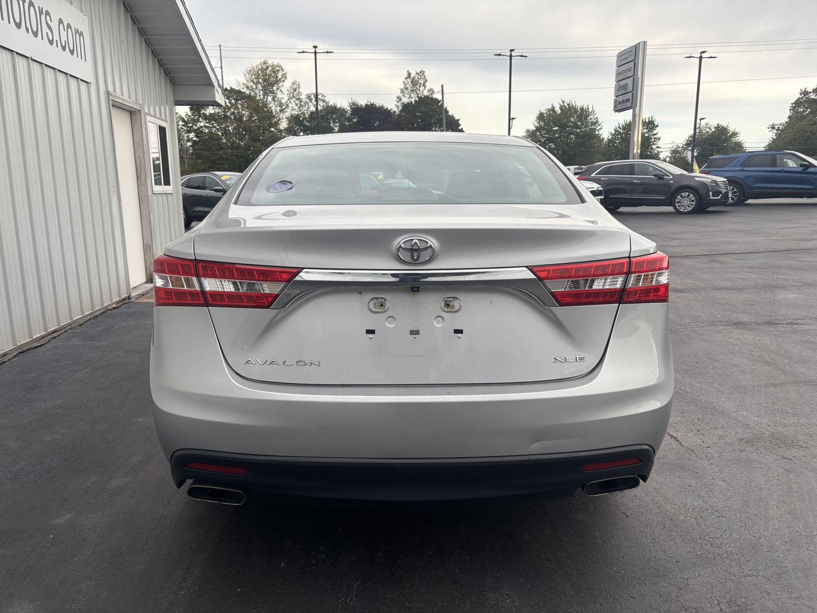 Used 2014  TOYOTA  image 4