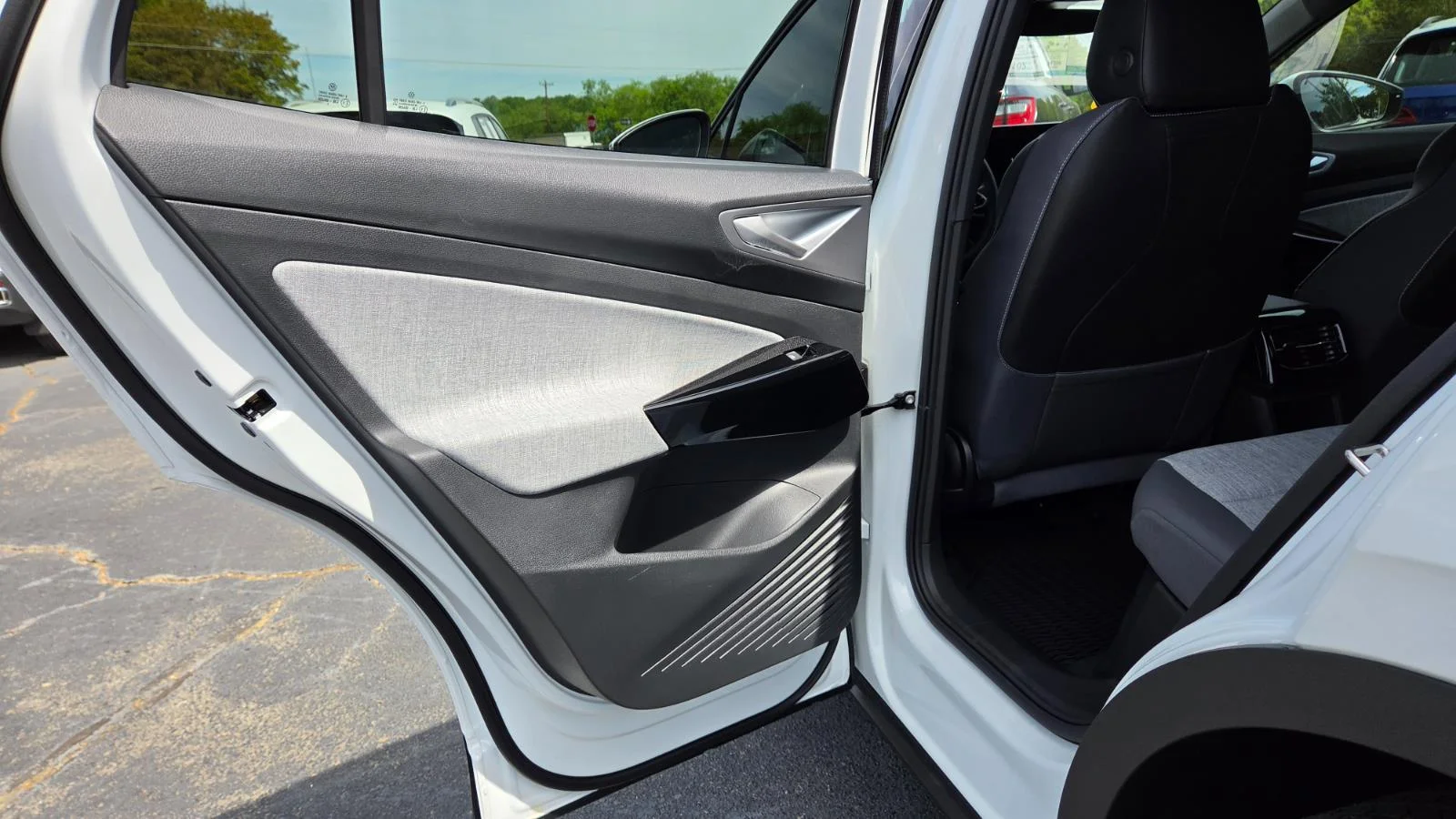 New 2026 Opal White Pearl Volkswagen Pro image 38