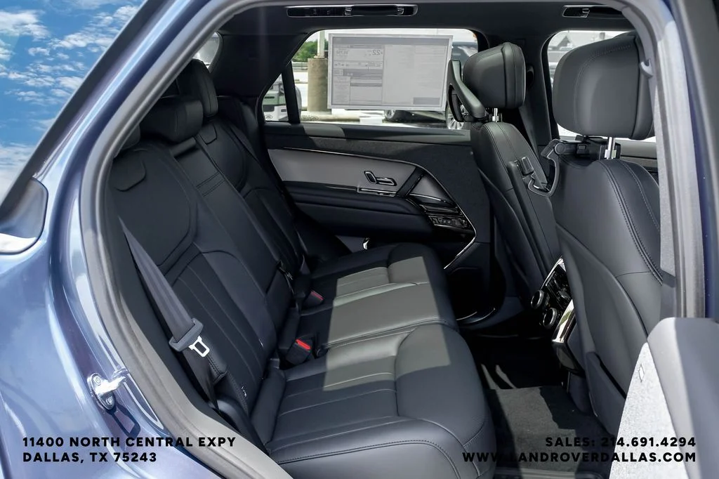 New 2026 Varesine Blue Metallic Land Rover Dynamic SE image 38