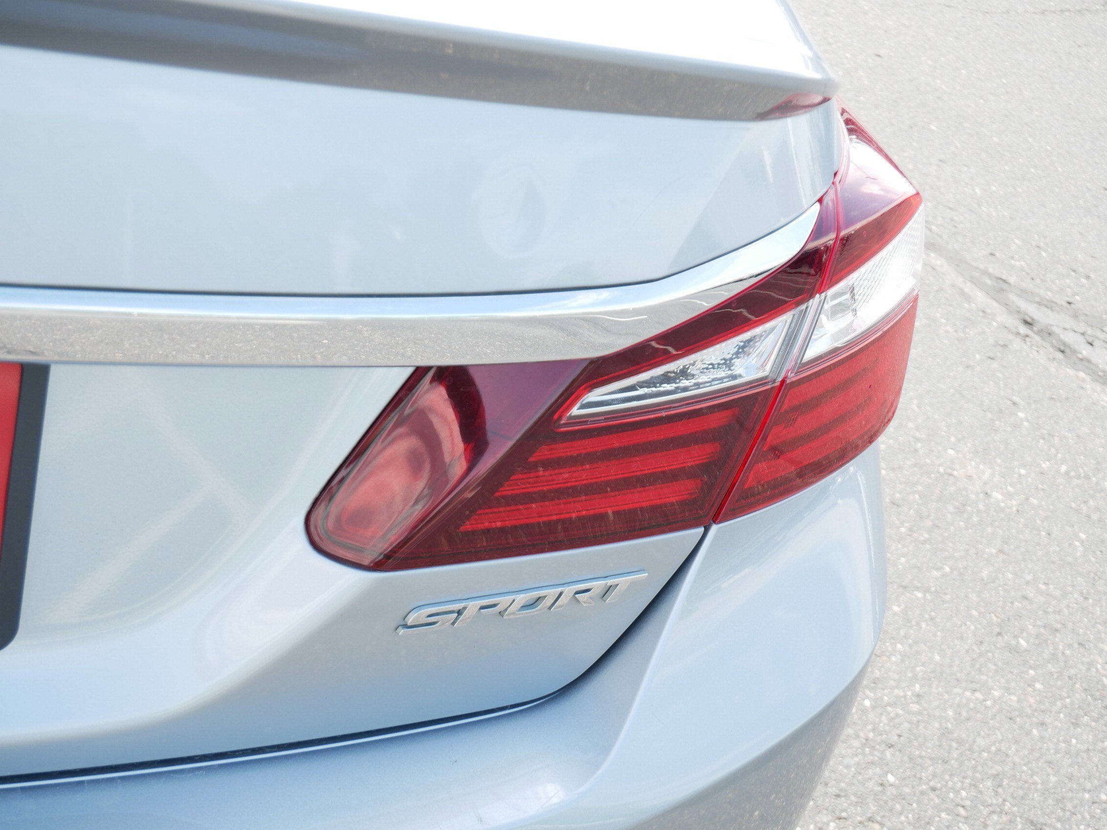 Used 2016 Lunar Silver Metallic Honda Sport image 17