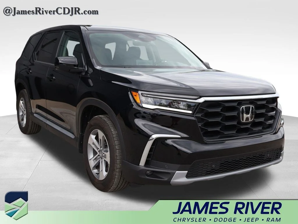 Used 2025 Black Honda EX-L image 6