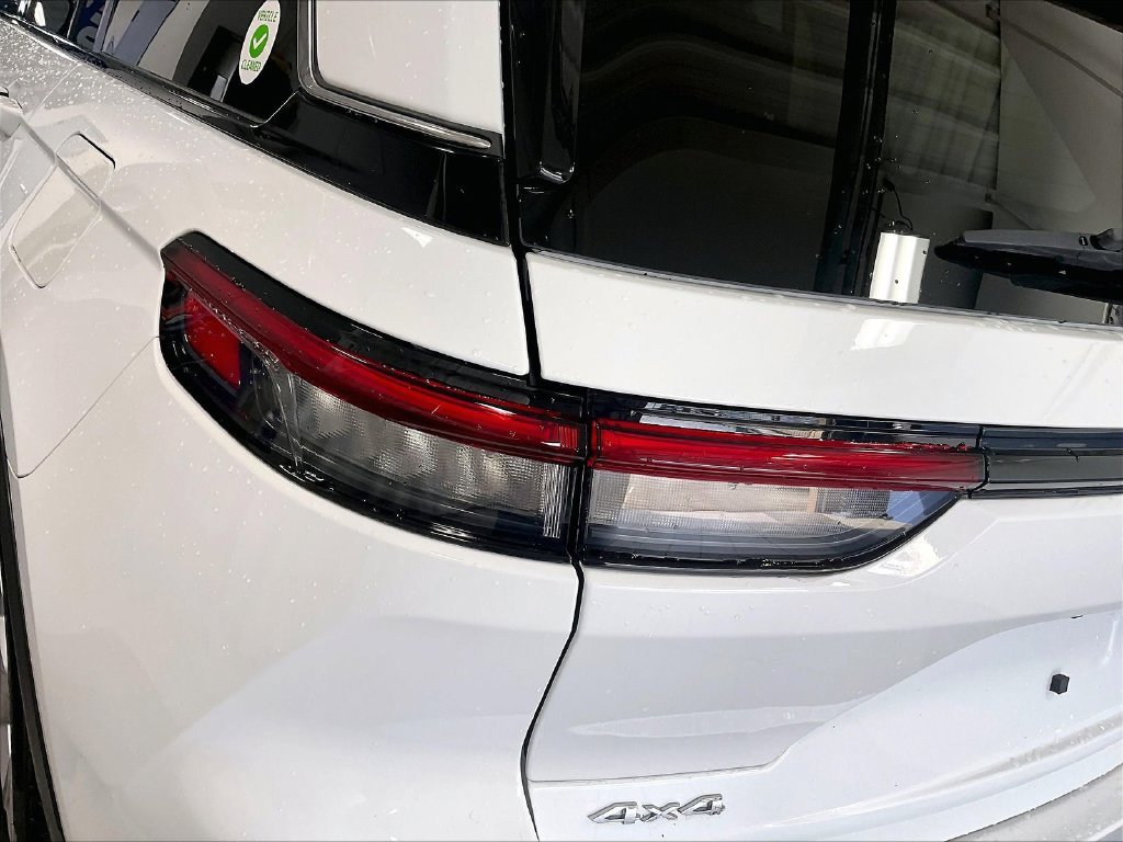 Used 2022 White Jeep Limited image 33