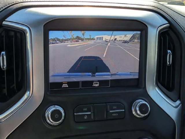 Used 2021 Silver GMC Elevation image 21