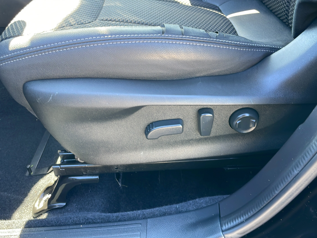 Used 2019 Black Subaru Premium image 32