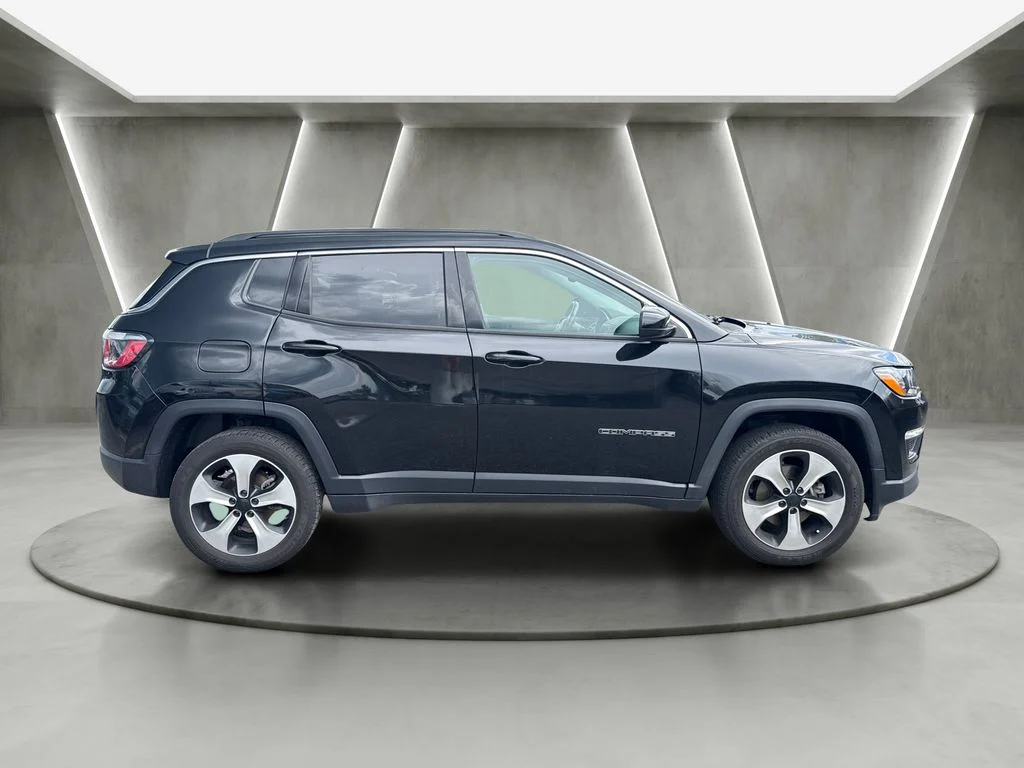 Used 2020 Black Jeep Latitude image 8