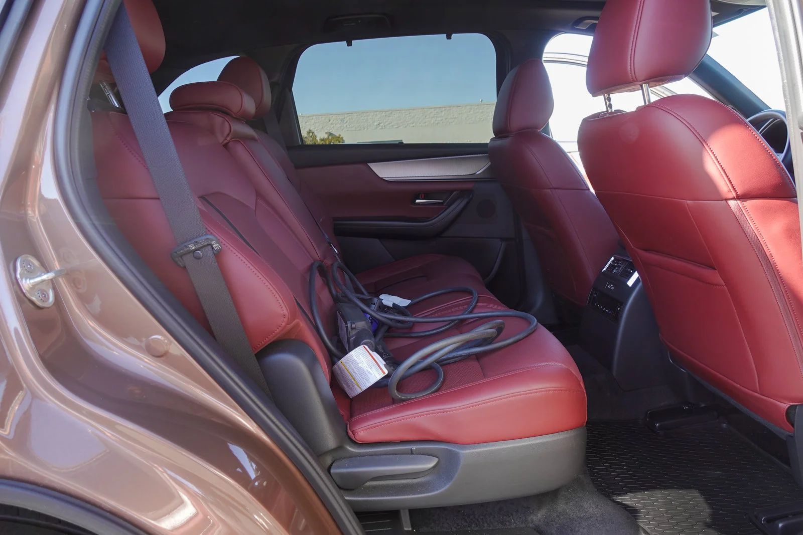 Certified Used 2025 Melting Copper Metallic Mazda Premium Plus image 17