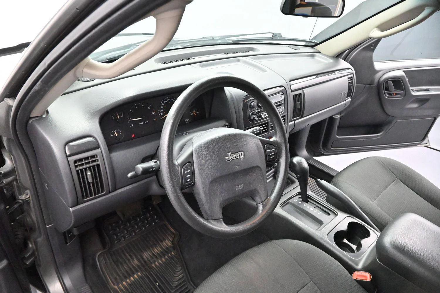 Used 2004  Jeep Columbia Edition 2WD image 12