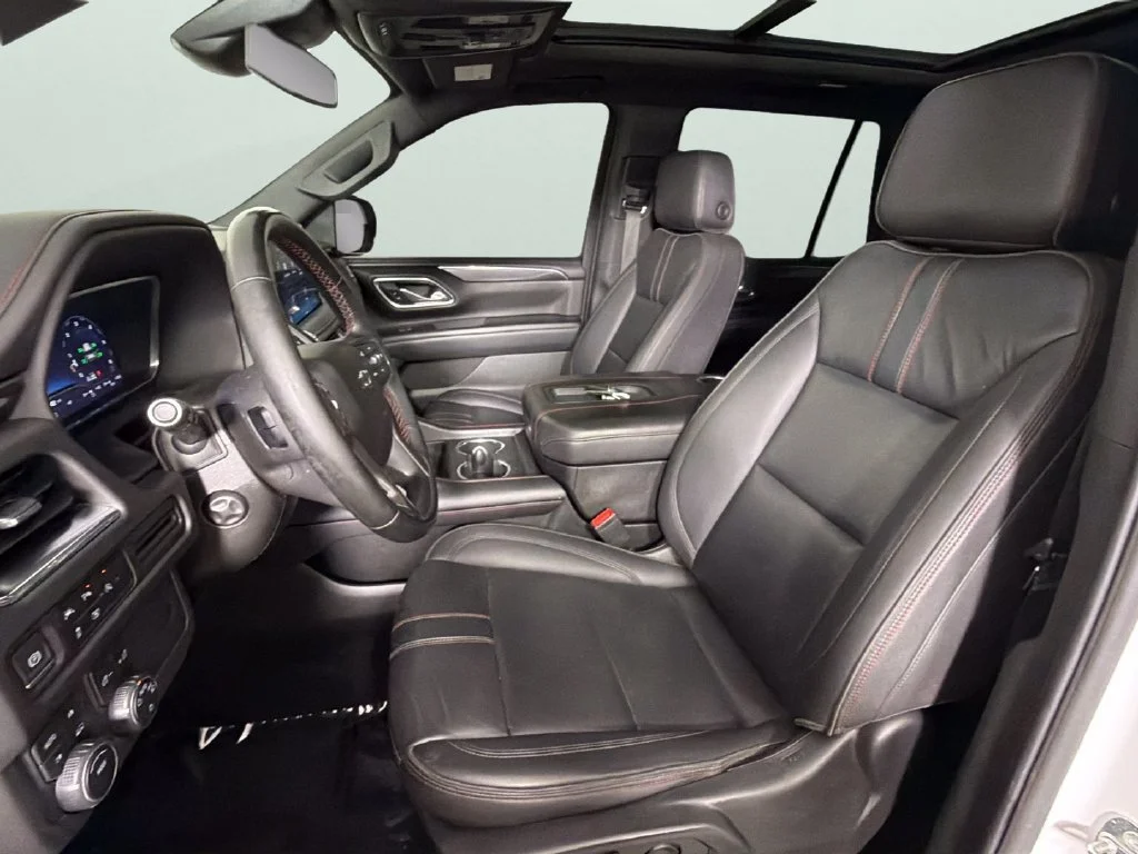 Used 2023 IRIDESCENT PEARL TRICOAT Chevrolet RST image 18