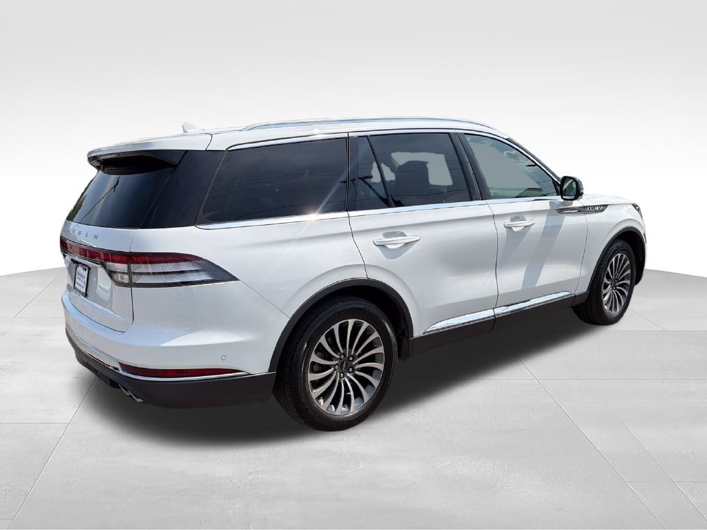 Used 2020 White Lincoln Reserve image 5