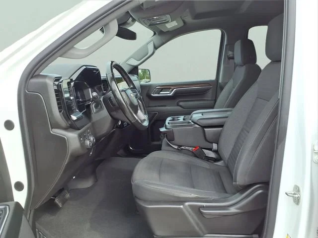 Used 2024 Summit White Chevrolet LT image 14