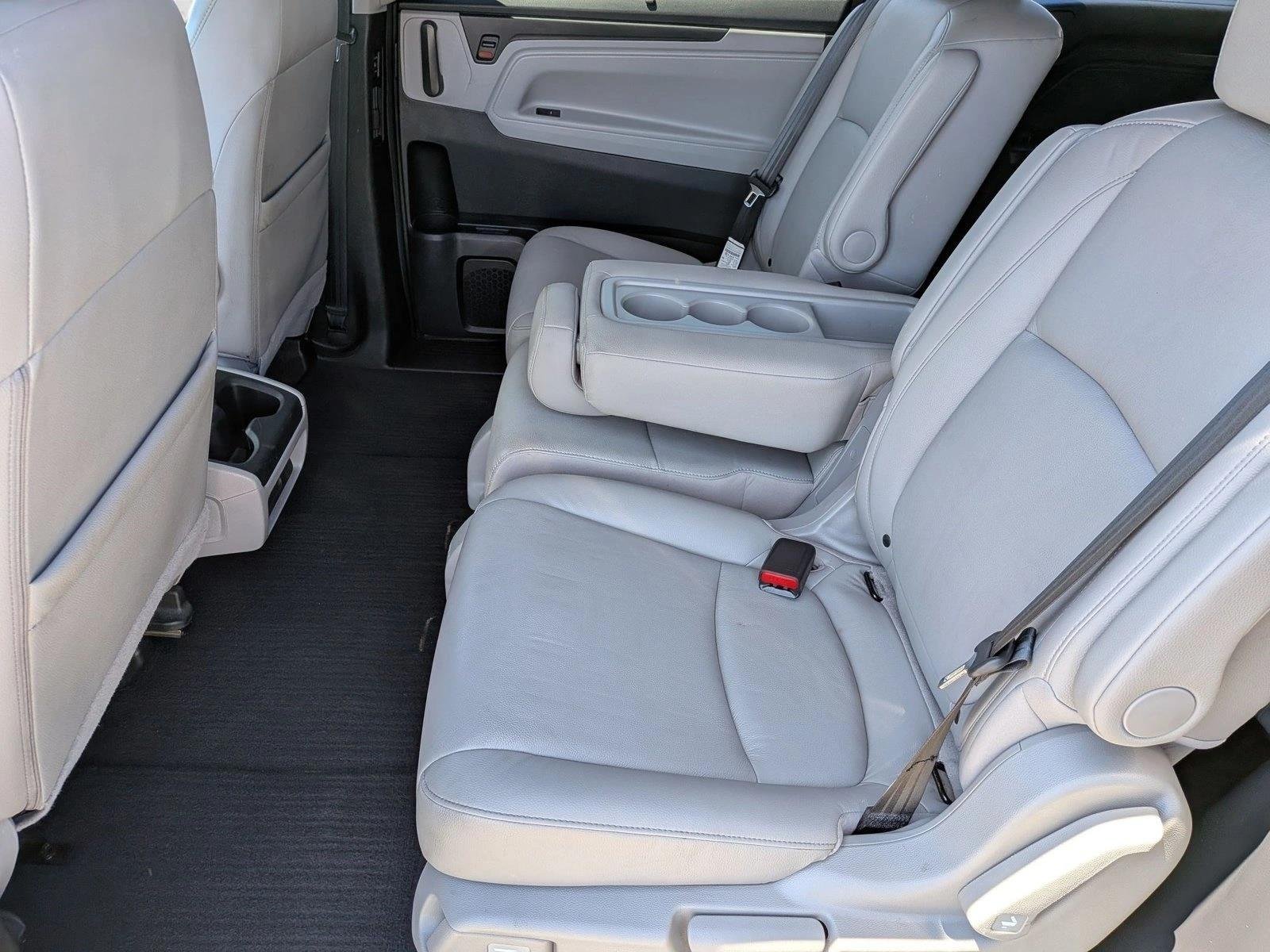 Used 2018 Silver/Gray Honda EX-L image 18