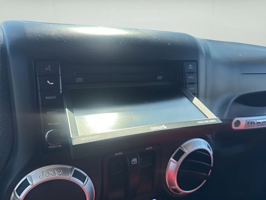 Used 2013  Jeep Rubicon 10th Anniversary image 28
