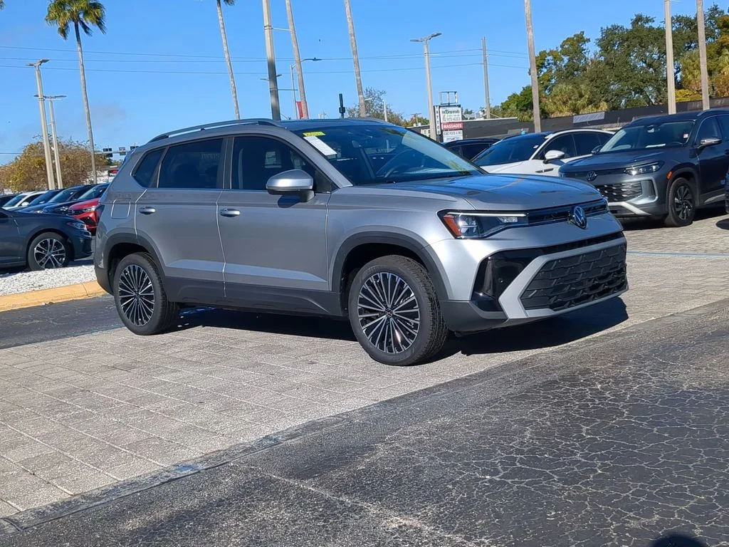 New 2026 Silver Volkswagen 1.5T SE image 2