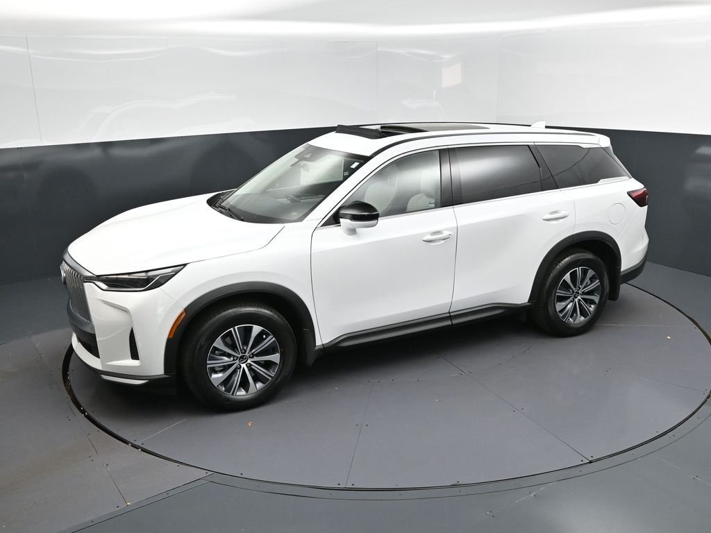 Certified Used 2026 White INFINITI PURE image 32