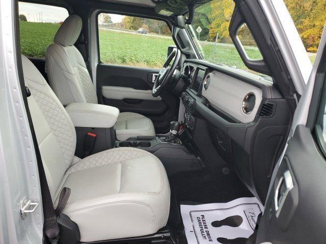 Used 2023 Silver Jeep Sahara 4xe image 24