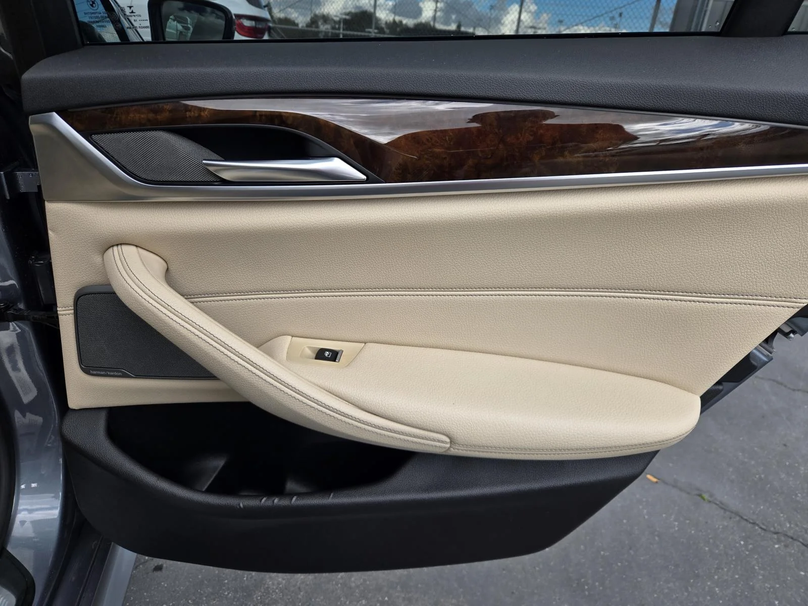 2019 BMW 5 Series 530i - Photo 30