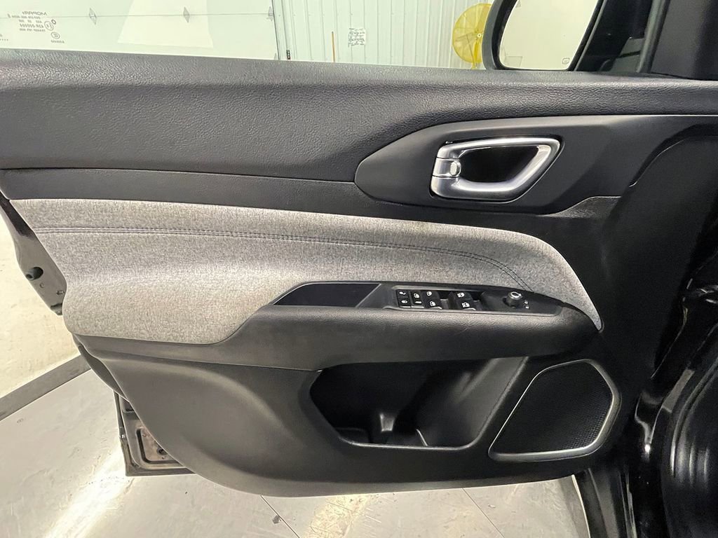 Used 2024 Black Jeep Latitude image 20