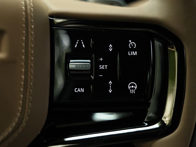 New 2026 Ostuni Pearl White LAND ROVER Dynamic SE image 45