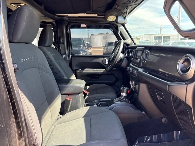 Used 2019  Jeep Sahara image 45