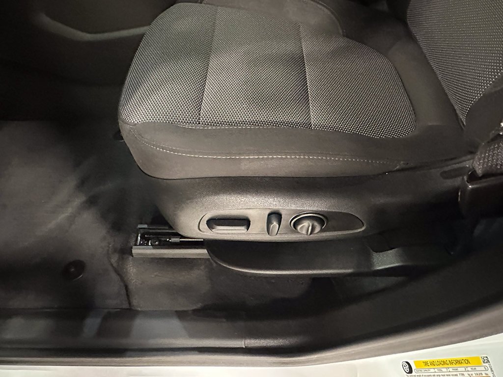 Used 2023 White Chevrolet LT image 21