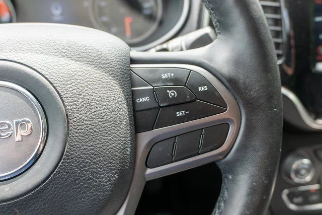 Used 2019 White Jeep Limited image 23