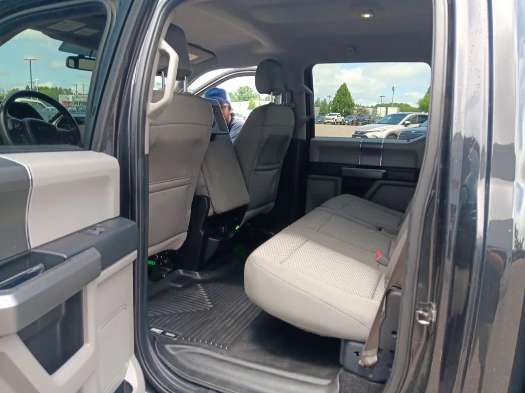 Used 2015 Tuxedo Black Metallic Ford XLT image 32