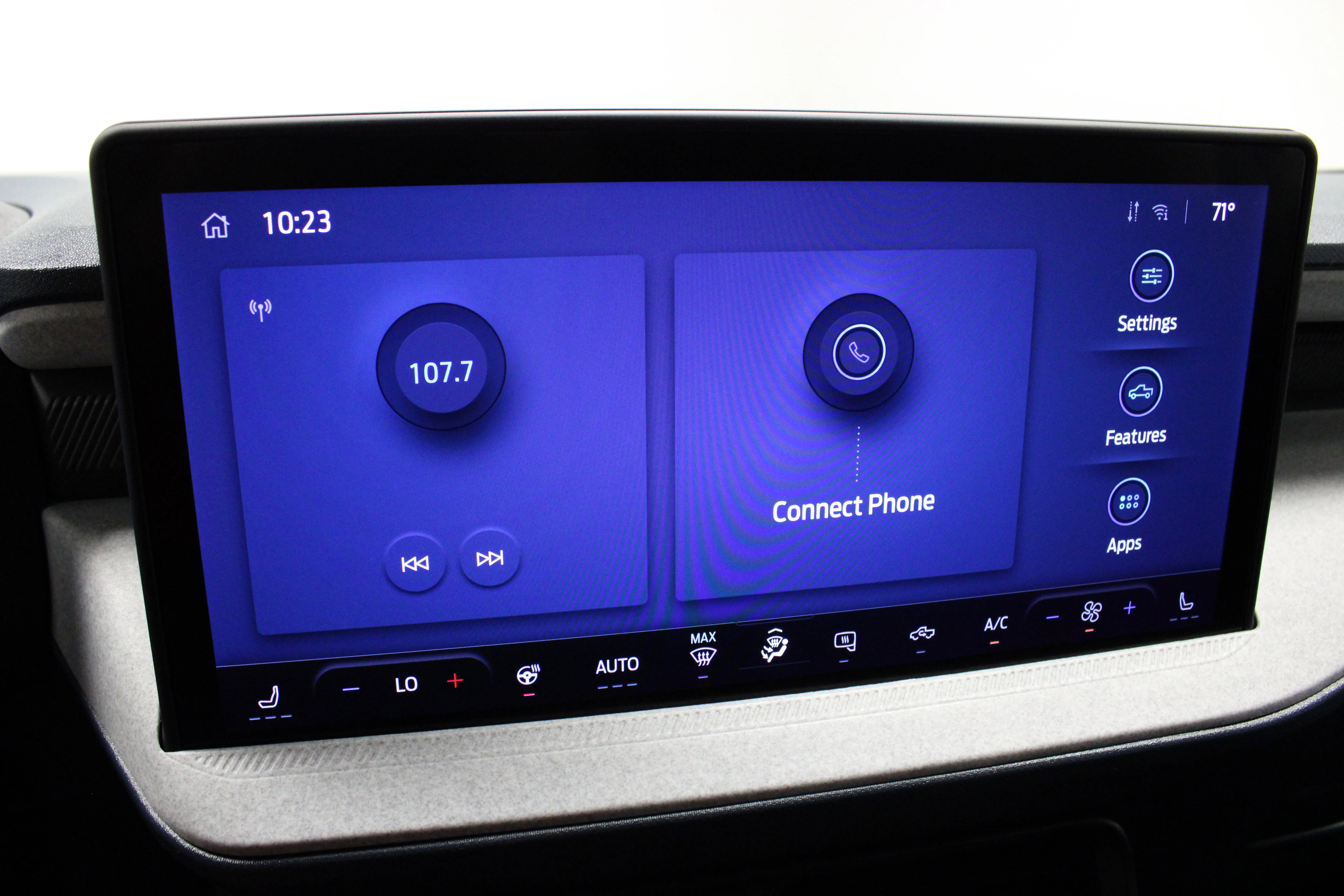 Used 2025 Blue Ford XLT image 25