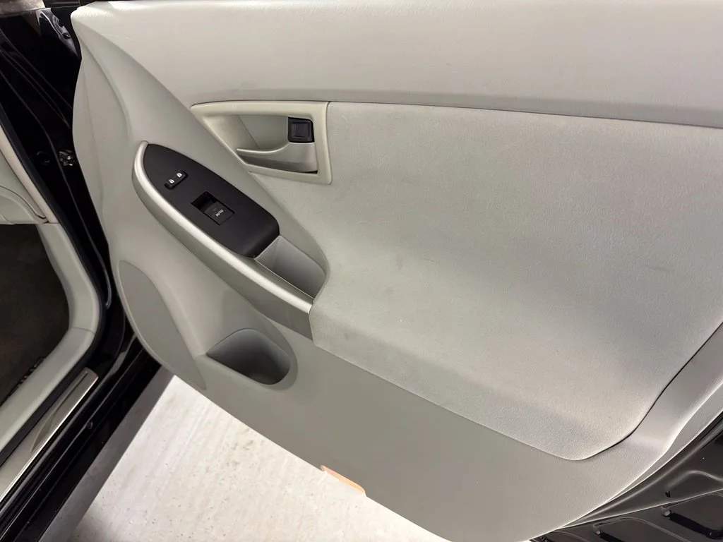 Used 2014 Black Toyota Two image 34